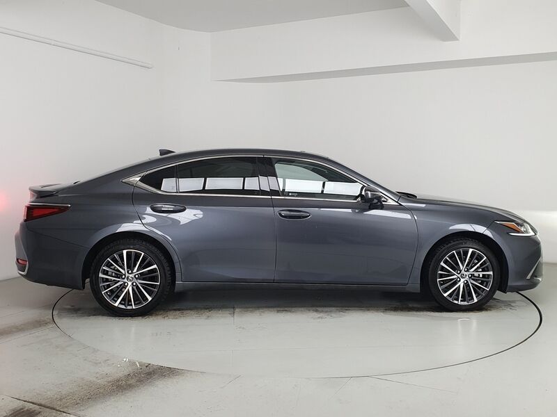 More views of Lexus ES