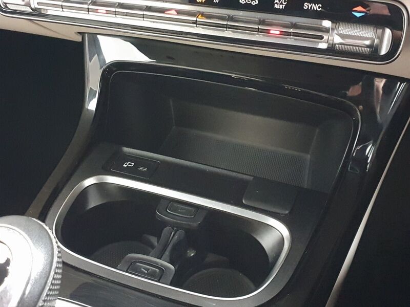 More views of Mercedes-Benz CLA