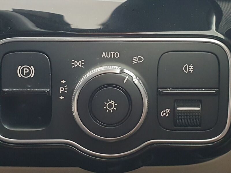 More views of Mercedes-Benz CLA