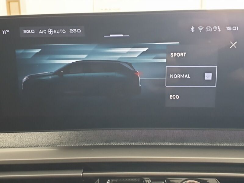 More views of Peugeot 5008