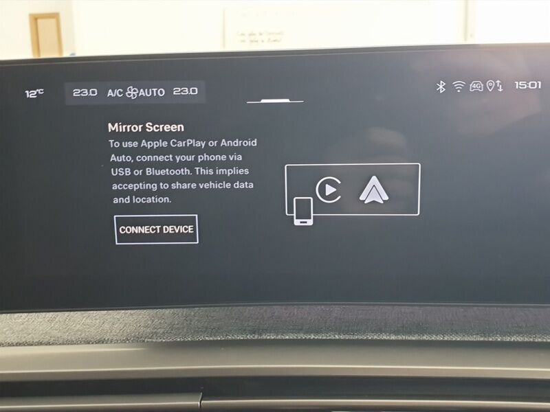 More views of Peugeot 5008