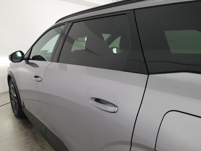 More views of Peugeot 5008