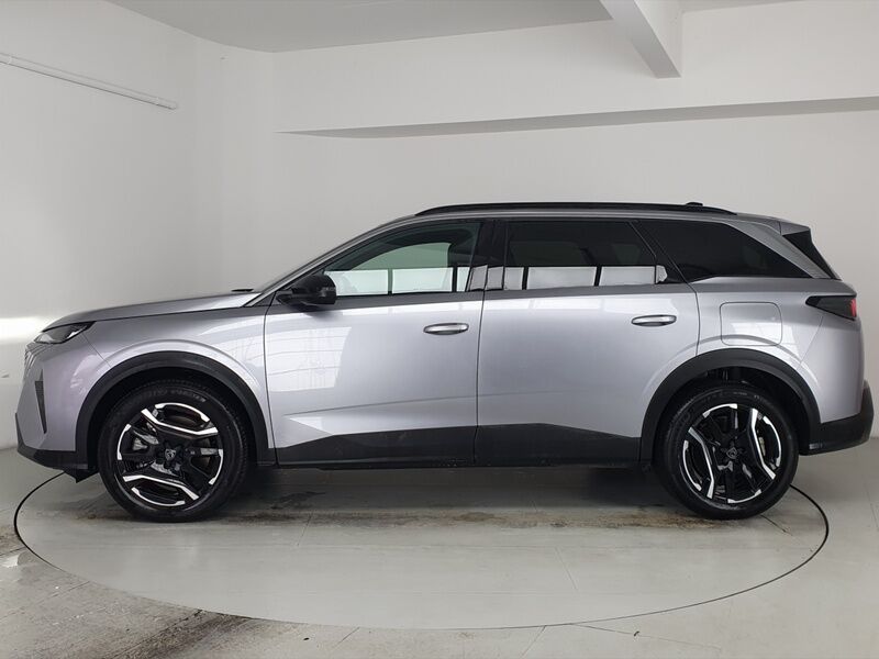 More views of Peugeot 5008