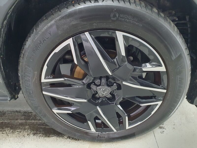 More views of Peugeot 3008