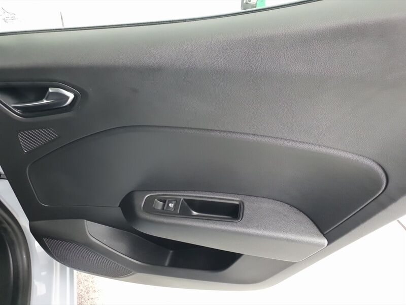 More views of Renault Clio