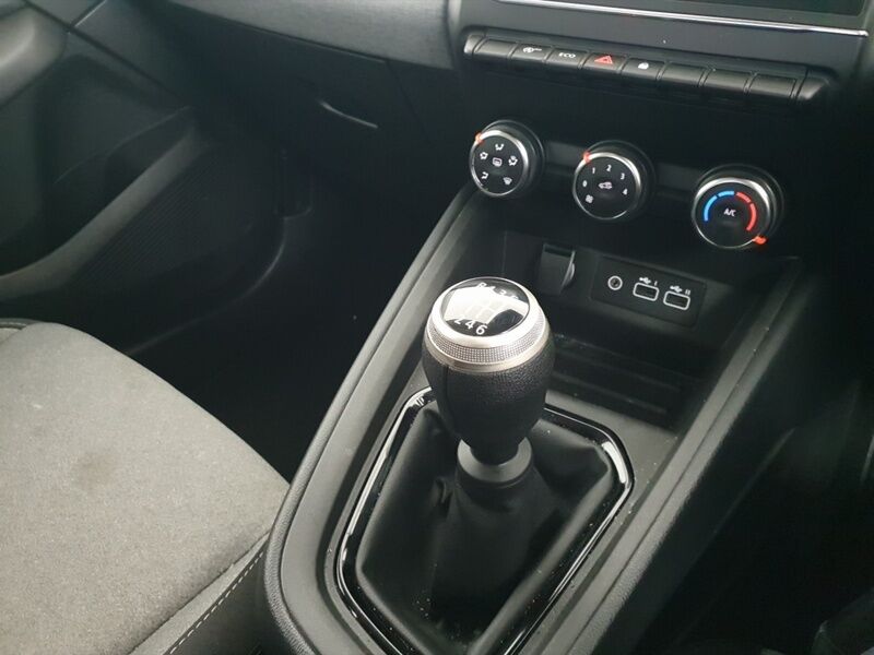 More views of Renault Clio