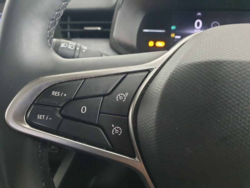 More views of Renault Clio