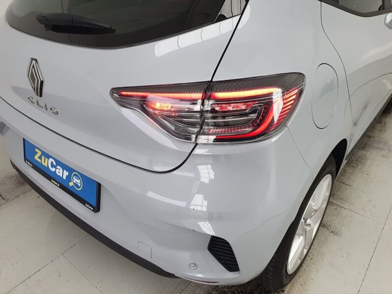 More views of Renault Clio