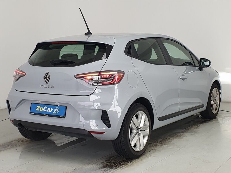 More views of Renault Clio
