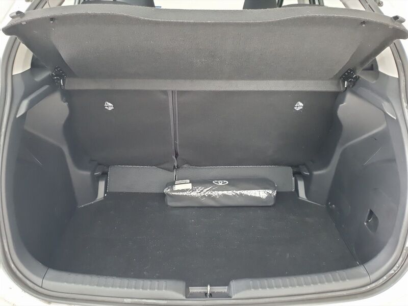 More views of Toyota Yaris