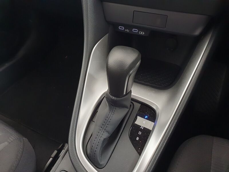 More views of Toyota Yaris