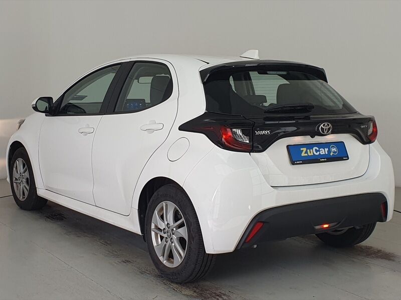 More views of Toyota Yaris