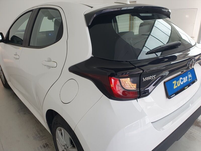 More views of Toyota Yaris
